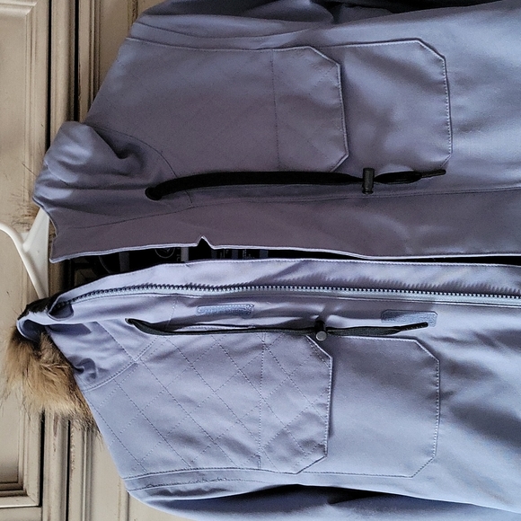 Excellent condition Volcom snowboarding jacket. Beautiful blue. XS - Picture 2 of 9